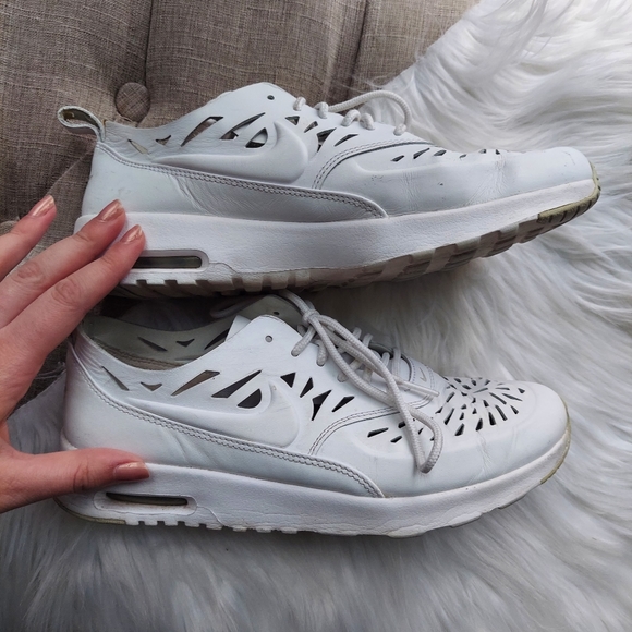 Nike Air Max Thea Joli 725118-100 Women's White Sneaker Shoes Size US 9 - Picture 2 of 10